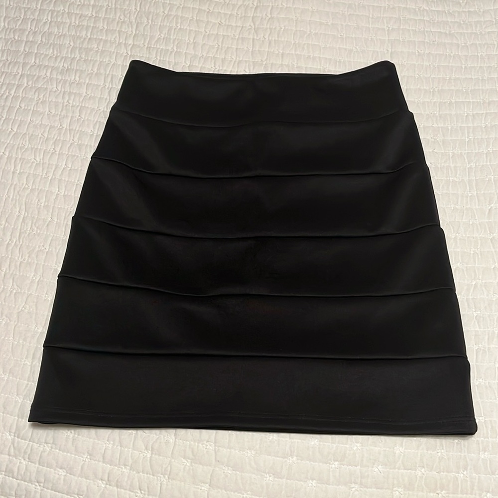 Amy Byer Black Bandage Mini Skirt Size 10-12 Excellent Condition SO CUTE!